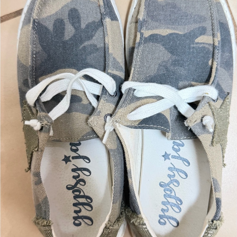 Gypsy Jazz Camouflage Slip-On Shoes